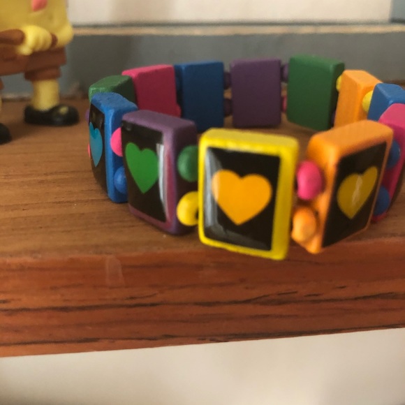 Fun Chunky Vibrant Wooden Bead Heart 90s Bracelet - Picture 5 of 6